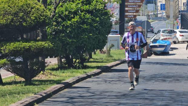 Atatürk’e saygı için İstanbul’dan Samsun’a koşuyor