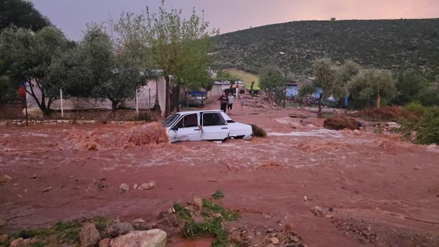 Adana'da sağanak sele neden oldu; 1 kişi kayıp