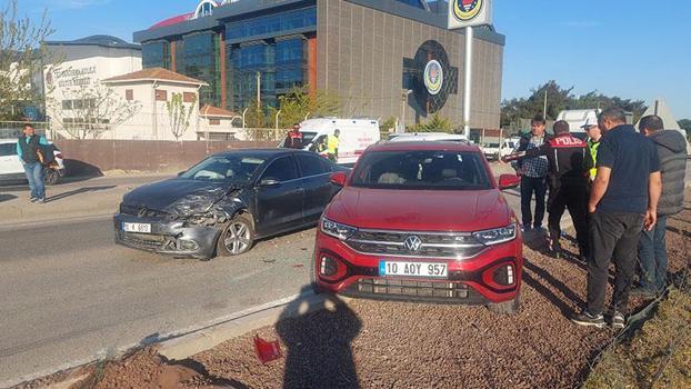 Balıkesir'de zincirleme kaza: 4 yaralı