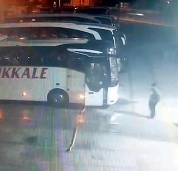 Balıkesir'de yolcu otobüsü devrildi; 3 ölü, 30 yaralı (3)