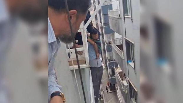 İnşaatta asansör kazası; işçilerden biri düştü, diğeri demirlere tutundu
