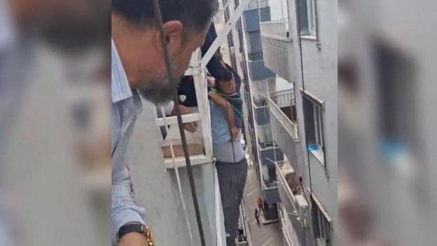 İnşaatta asansör kazası; işçilerden biri düştü, diğeri demirlere tutundu