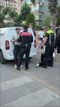 Kaçan motosiklet sürücüsü, kazadan sonra polise sarılıp ağladı