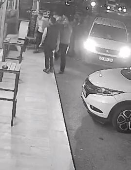 Yalova'da 6 kişinin yaralandığı silahlı kavga kamerada