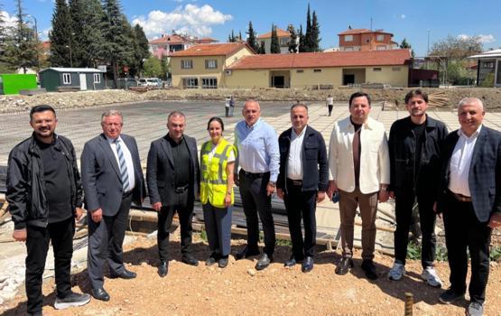 Gençlik merkezini incelediler
