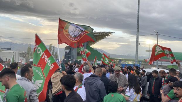 Amed Sportif Faaliyetler taraftarlarından Iğdır’da Süper Lig kutlaması