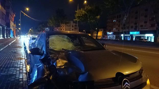 Alkollü sürücünün kullandığı otomobilin çarptığı yaya ağır yaralandı