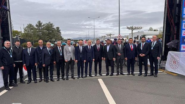 61’inci Cumhurbaşkanlığı Türkiye Bisiklet Turu’nun Ankara etabında start verildi