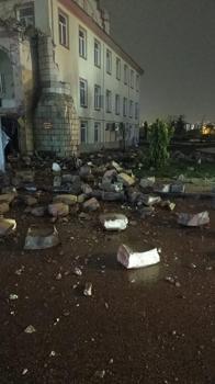 Elazığ’da, sağanakta camiye yıldırım düştü; minare yıkıldı