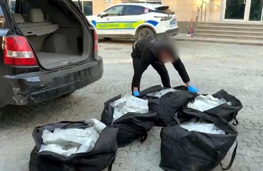 Edirne'de 90 kilo uyuşturucu ele geçirildi; 2 gözaltı
