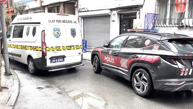 Şişli’de eski sevgilisinin evini bastı; kadının erkek arkadaşını 7 yerinden bıçakladı