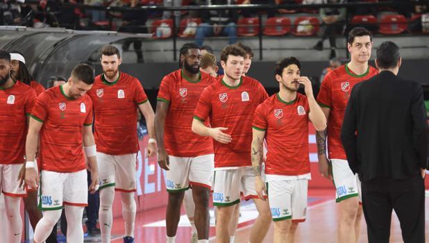 Karşıyaka potada uçurumun kenarında