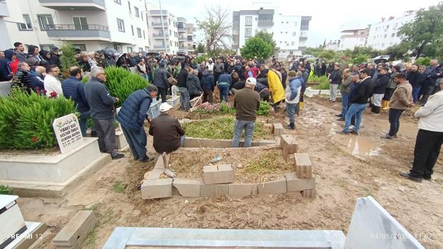 Trafik kazasında hayatını kaybeden otomobil sürücüsü toprağa verildi