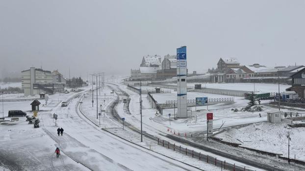 Erciyes'e mayıs ayında kar yağdı