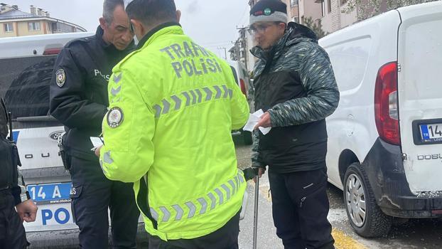 Ehliyeti daha önce iptal edilen sürücünün kullandığı aracın çarptığı yaya yaralandı