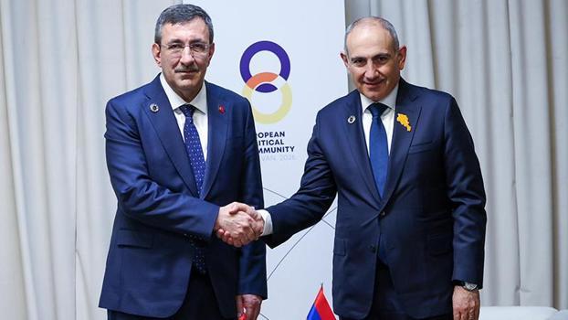 Cumhurbaşkanı Yardımcısı Yılmaz, Ermenistan Başbakanı Paşinyan ile bir araya geldi