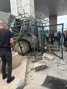Hamzabeyli Sınır Kapısı'nda askeri araç duvara çarptı; 2 asker yaralı