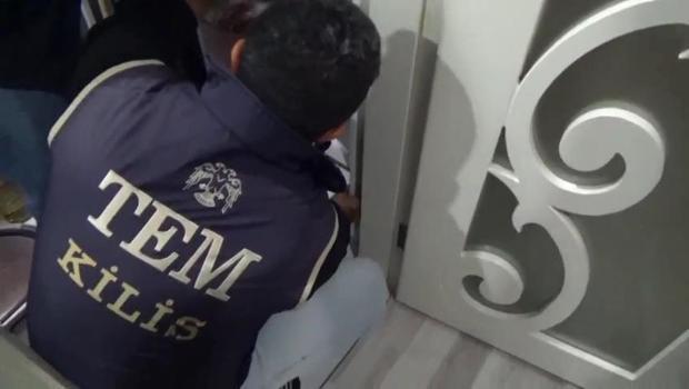 Firari FETÖ hükümlüsü banyodaki gizli bölmede yakalandı