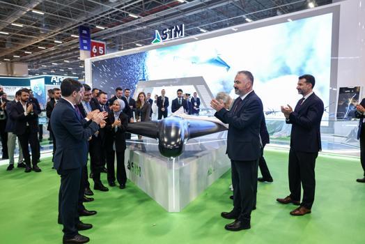 STM, uzun menzilli kamikaze İHA ‘KUZGUN’u tanıttı