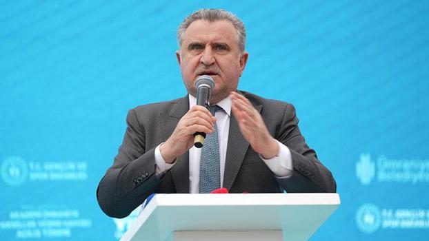 Bakan Bak'tan belediyenin kulübüyle ilişiği kesilen milli karateciye ilişkin açıklama