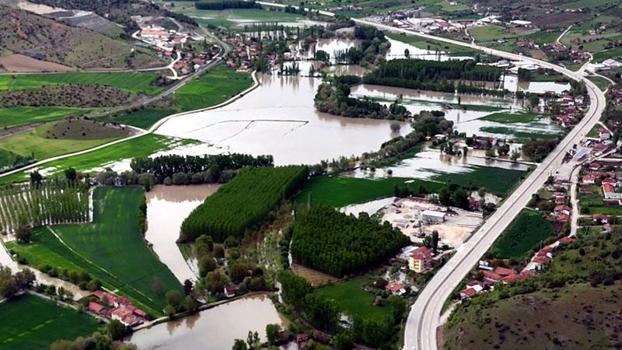 Tokat'ta su altında kalan tarım arazileri dronla görüntülendi