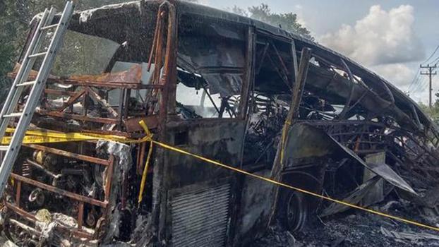 Endonezya'da otobüs ile tanker çarpıştı: 16 ölü, 4 yaralı
