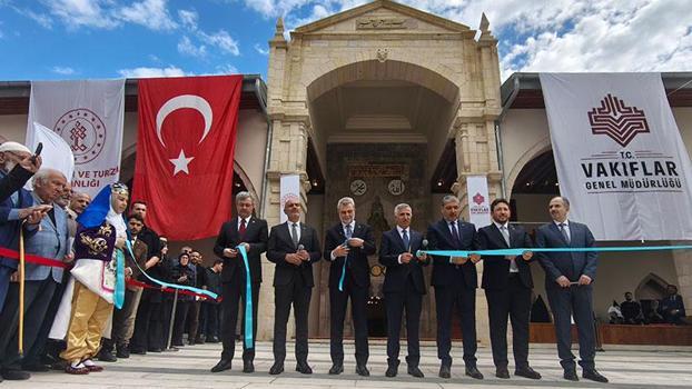 Depremde hasar alan Kahramanmaraş’taki tarihi Ulu Camii, törenle açıldı