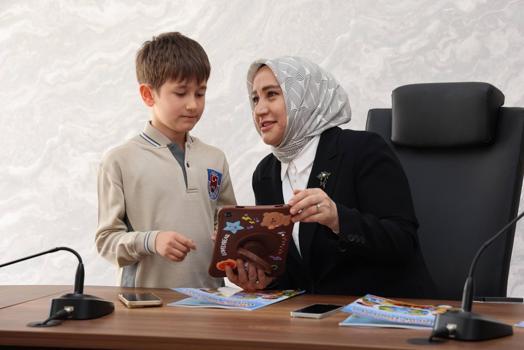 İlkokul öğrencileri, hazırladıkları dergiyi tanıttı