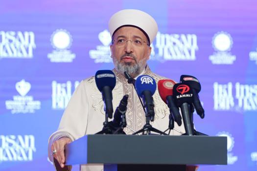 Türkiye Diyanet Vakfı'ndan 300 gence 500 bin lira evlilik desteği
