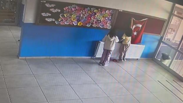 Öğrencilerin bayrak hassasiyeti kamerada