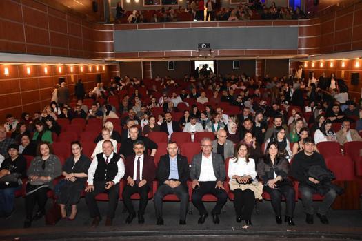 Kayseri Barosu avukatları tiyatroda buluştu