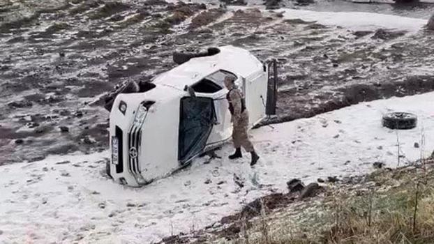 Ardahan’da askeri araç devrildi: 2 astsubay yaralandı