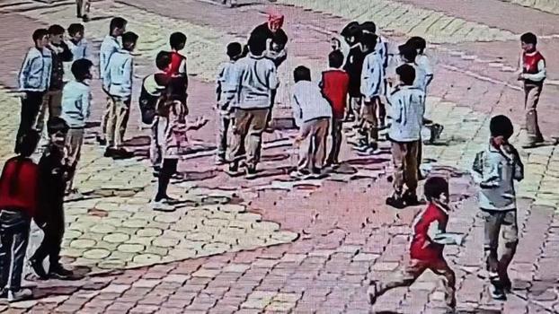 Heimlich manevrasıyla öğrencisinin hayatını kurtardı