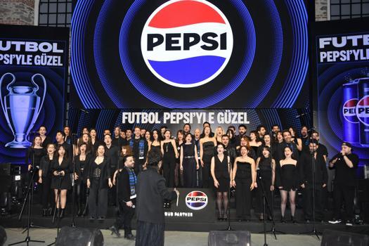 Necati Ateş ve Cenk Tosun, UEFA Şampiyonlar Ligi için düzenlenen özel maç izleme etkinliğine katıldı
