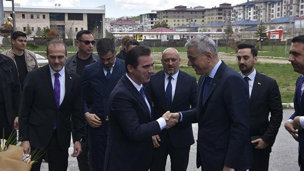 Bakan Memişoğlu, Bitlis'te sağlık kongresine katıldı