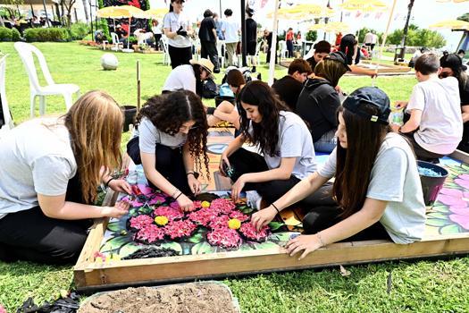 Antalya'da 130 bin çiçekle görsel şov