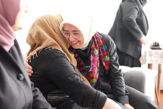 AK Parti İstanbul Milletvekilleri Anneler Günü için sahadaydı
