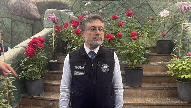 Yalova'da Geofit bahçesinde inceleme yapan Bakan Yumaklı: Yılda 2 milyar adet süs bitkisi üretiyoruz