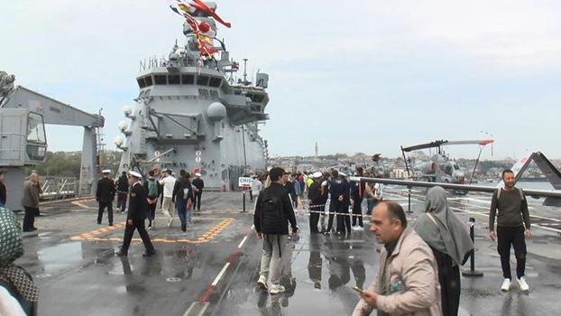 TCG Anadolu'ya ziyaretçi yoğunluğu