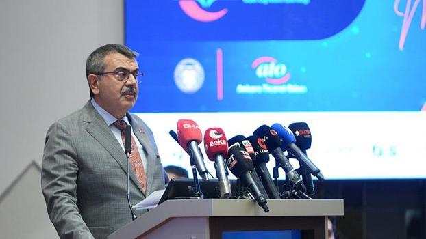 Bakan Tekin: Asıl mesele çocuğun iç bütünlüğünü koruyabilecek tedbirler almak