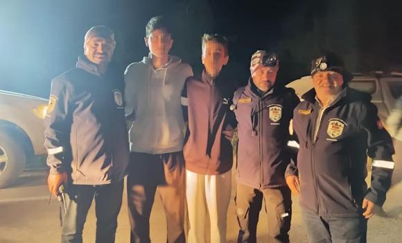 Ormanda kaybolan 2 çocuk bulundu