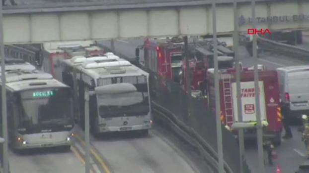 Avcılar'da metrobüste yangın