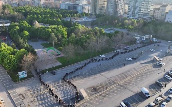 Kayseri’de 300 bin domates fidesi dağıtıldı; metrelerce kuyruk oluştu / Ek fotoğraflar