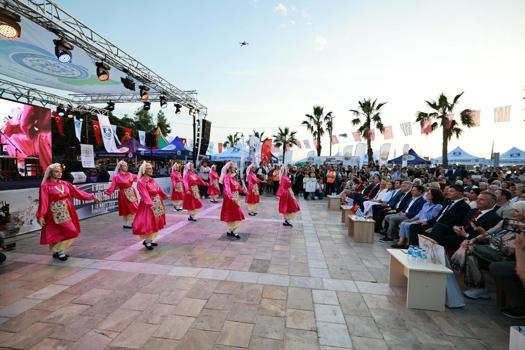 Ege'nin iki yakasına festivalle 'dostluk ve kültür köprüsü' kuruldu