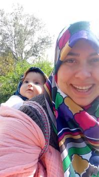 Annesi ile minik Gökçe'nin köy yaşamı, sanal medyada ilgi odağı oldu