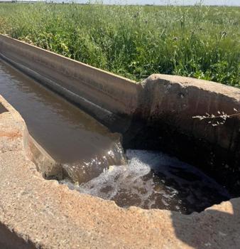 Ellerini yıkamak isterken kanal düşen 2 kardeş, hastanede tedaviye alındı