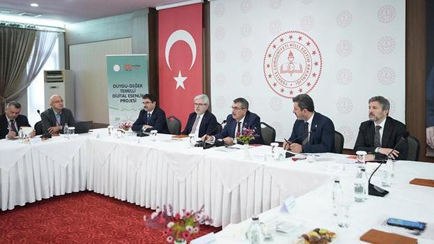 Bakan Tekin: Çocuklarımızın ilgisini yakalayan içerikler onların gelişimini de gözeten hassasiyetle üretilmeli