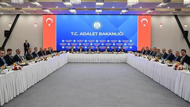 Adalet Bakanı Gürlek, Karadeniz Bölgesi milletvekilleriyle bir araya geldi