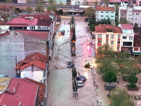 AFAD: Samsun ve Çankırı'da selin yol açtığı olumsuzluklara 1513 personelle müdahale edildi