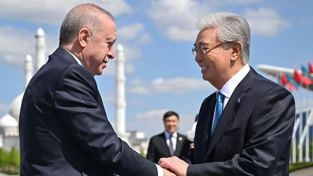Cumhurbaşkanı Erdoğan, Kazakistan'da resmi törenle karşılandı
